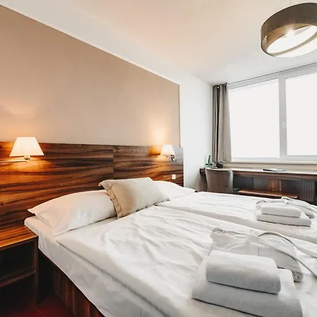 Palcat Hotell Tábor