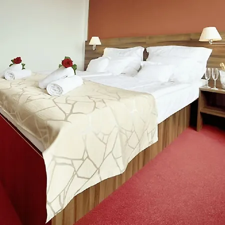 Palcat Hotell Tábor