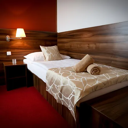 Palcat Hotell 3*